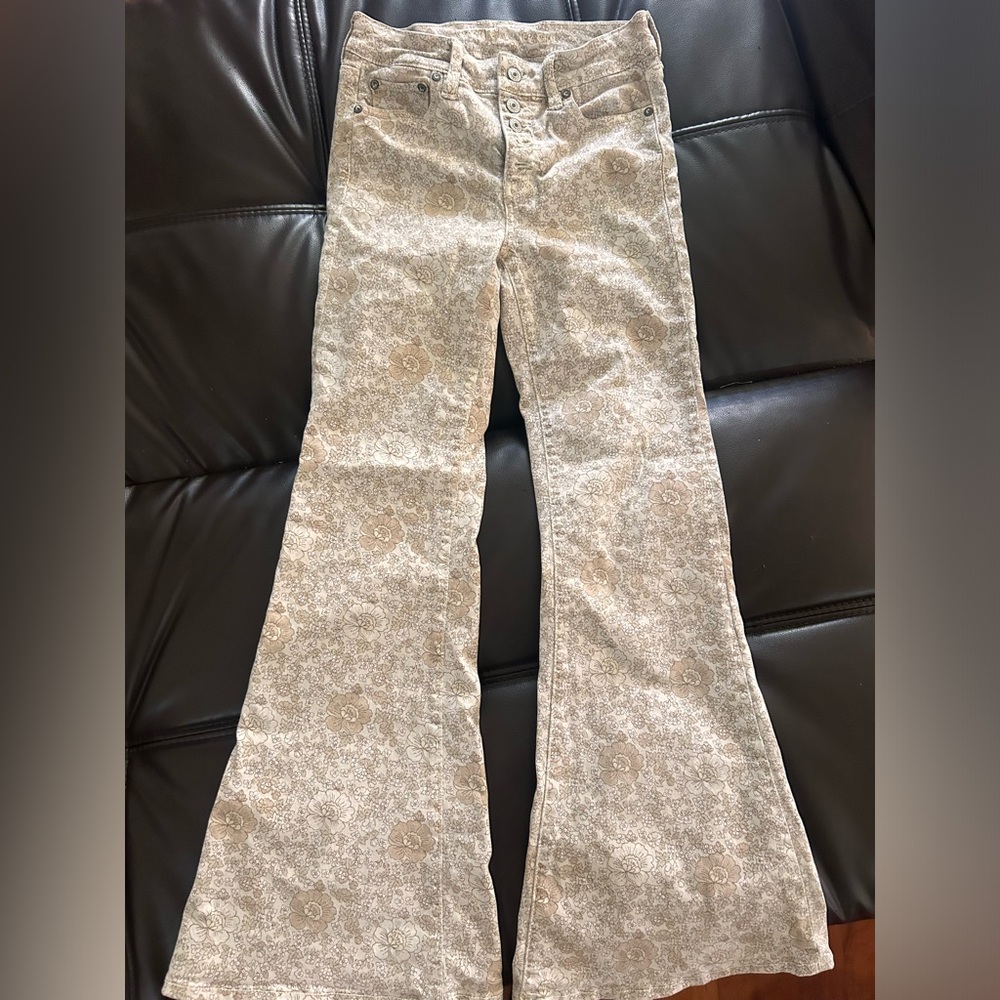 American Eagle Outfitters Beige Floral Women's Flare Jeans